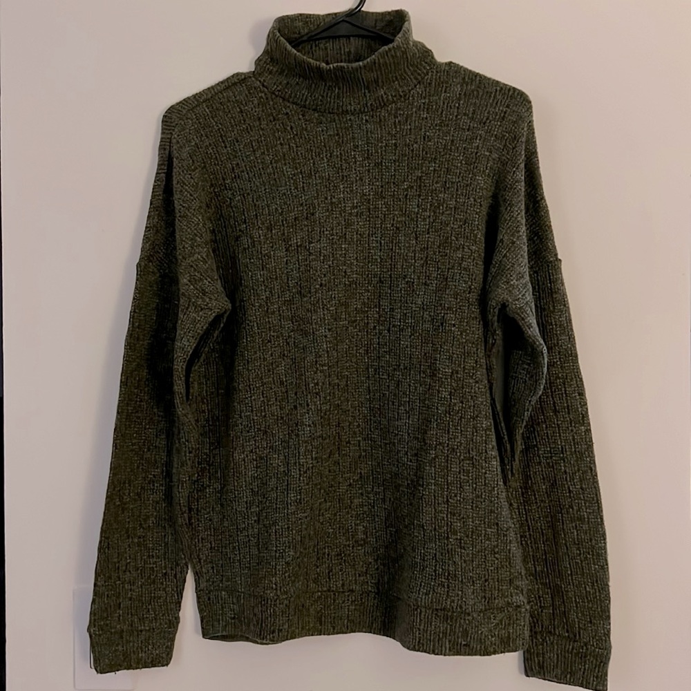 Forever 21 small olive oversized turtle neck sweater